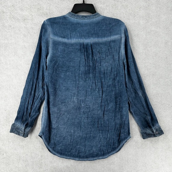 Chicos Blouse Womens 1 (MEDIUM) Chambray Lace Button Up Top Blue - Picture 2 of 14
